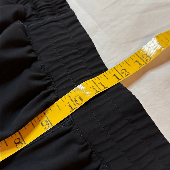 Lululemon Hotty Hot Short *Long 4" Size 10 - Picture 8 of 9